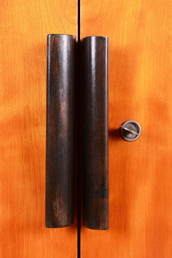Armario Art Déco restaurado, por J. Halabala, UP Zavody, madera satinada, checo, década de 1940. – UP Závody (photo 8 of 14)