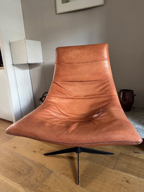 Image 1 of Sillón giratorio de cuero Bodilson