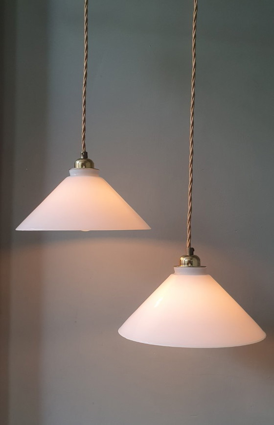 Set di 2 Lampade a sospensione Vintage in vetro opalino – Metallo (photo 5 of 17)