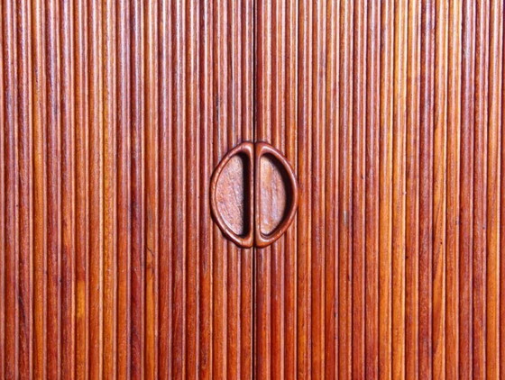 Image 1 of Piccola credenza scandinava in teak massello con ante a tenda Modello 301