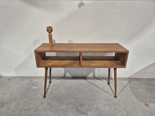 Mid-century vintage audio table design