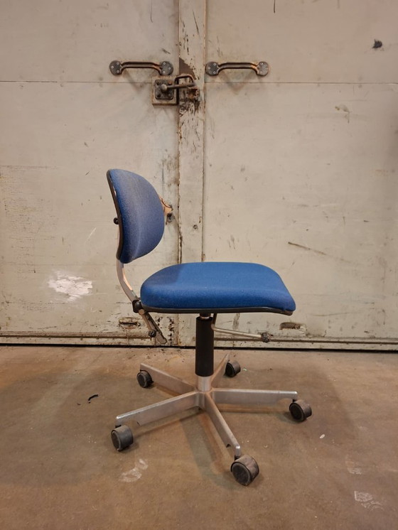 Image 1 of Sedia da ufficio di design Fritz Hansen Kevi 1990 Blu