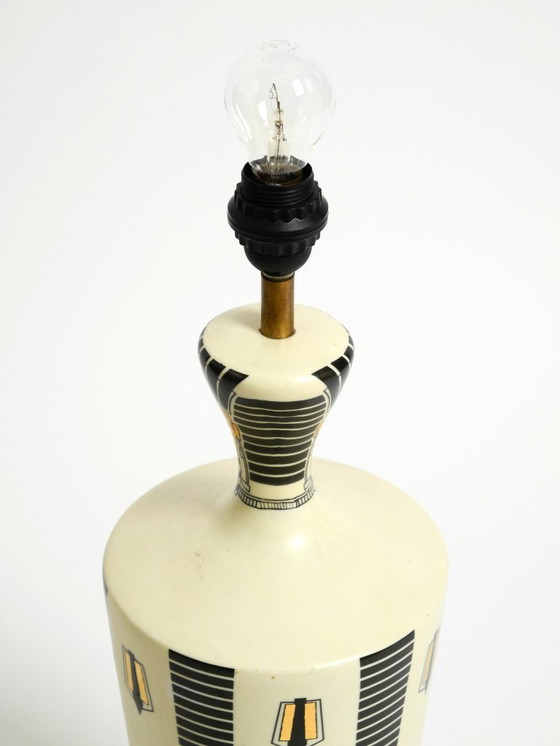 Image 1 of Prachtige zeer grote keramische tafellamp met Egyptische motieven door Nicolas Blandin, Parijs