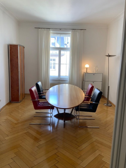 Mesa de conferencias/comedor con 4 sillas