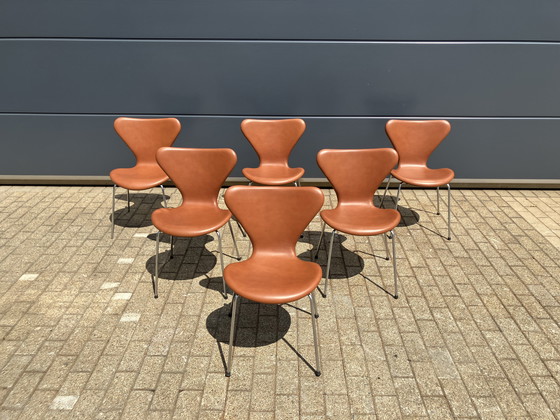 Image 1 of 6x Fritz Hansen series 7 Vlinderstoelen in Cognac leder NIEUW!!