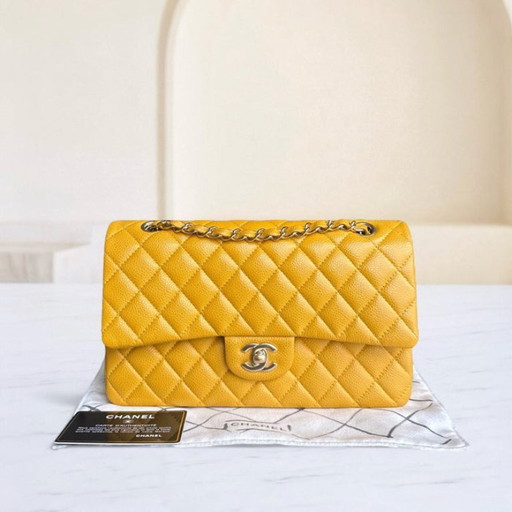 Chanel Classic Flap Medium - Caviar Quilted Grained Calfskin Mosterdgouden hardware Serie 25