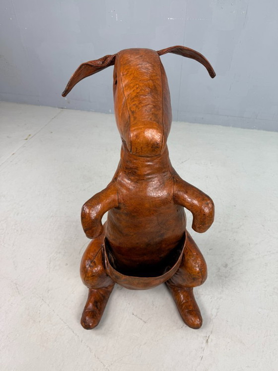 Image 1 of Dimitri Omersa leren tijdschriftenhouder van kangoeroeleer, Almazán, Spanje, 1970 (gestempeld)