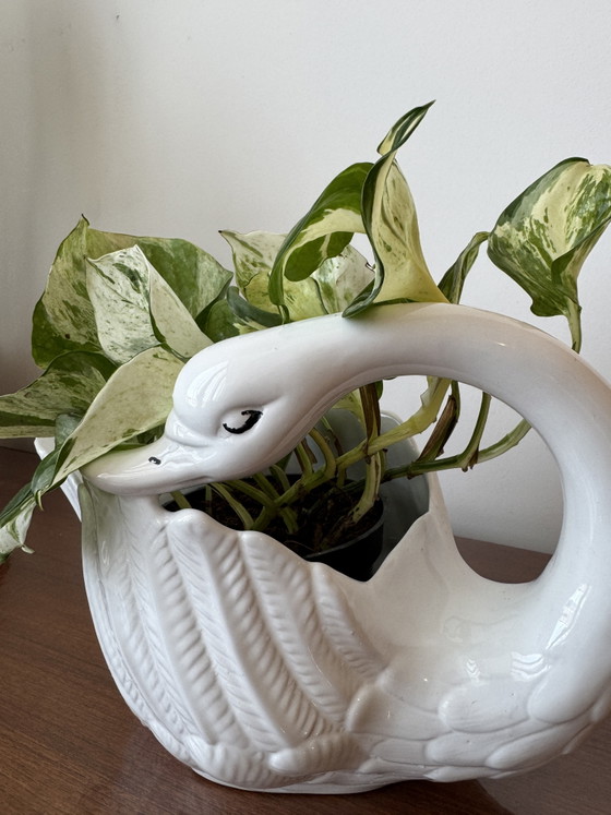 Image 1 of Cache-pot cygne vintage en céramique