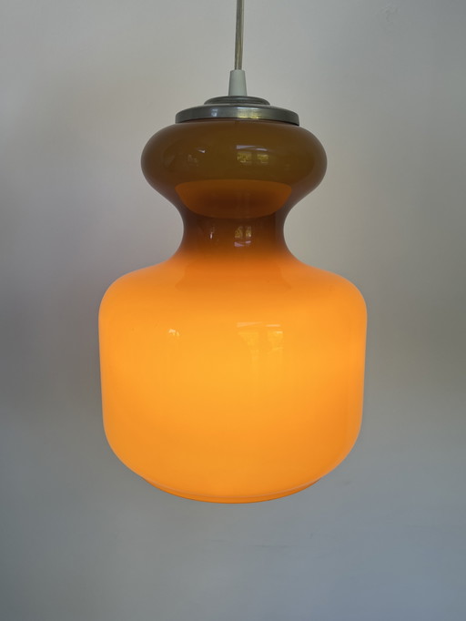 Lampe suspendue en opaline Mid Century 1960s