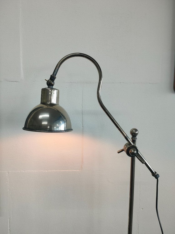 Image 1 of Lampadaire rétro en métal chromé Verona (aspect antique/argenté)