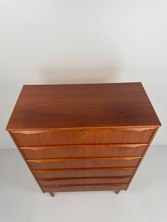 Cómoda alta danesa, Dinamarca, década de 1960. – Wood, Vintage (photo 5 of 9)