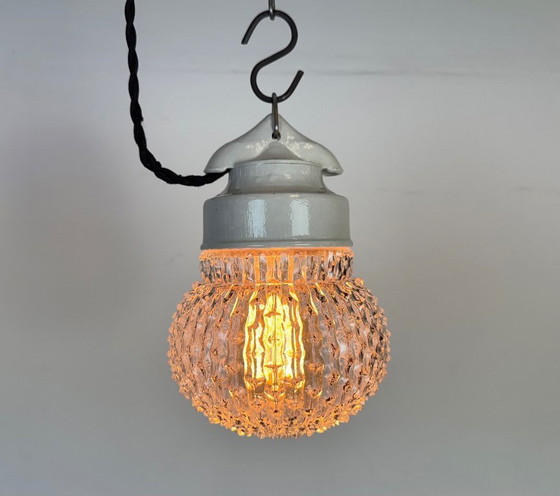 Image 1 of Suspension vintage en porcelaine blanche, années 1970