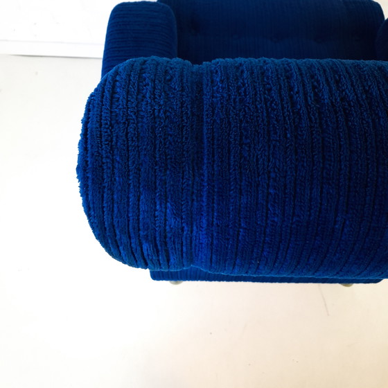 Image 1 of 1 fauteuil vintage à roulettes en velours côtelé bleu chromé