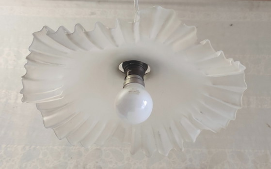 Image 1 of Lampenkap van geplooid glas - midden 20e eeuw