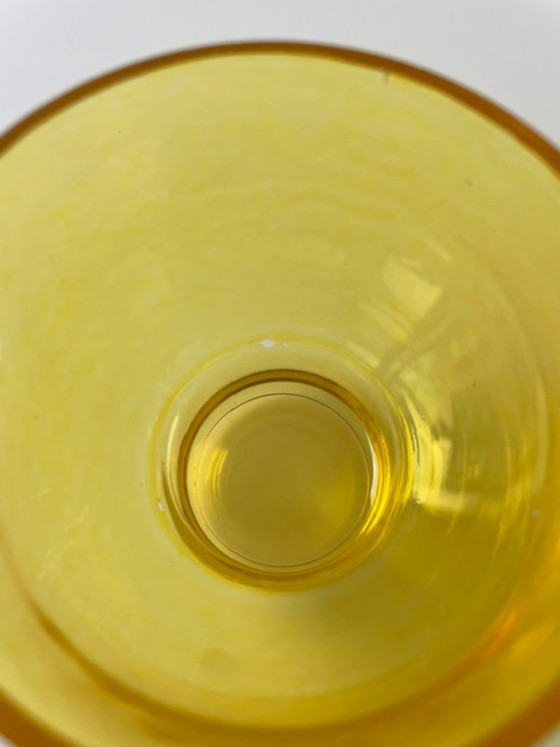 Image 1 of Set di 6 bicchieri gialli impilabili stile anni Settanta da 150 ml