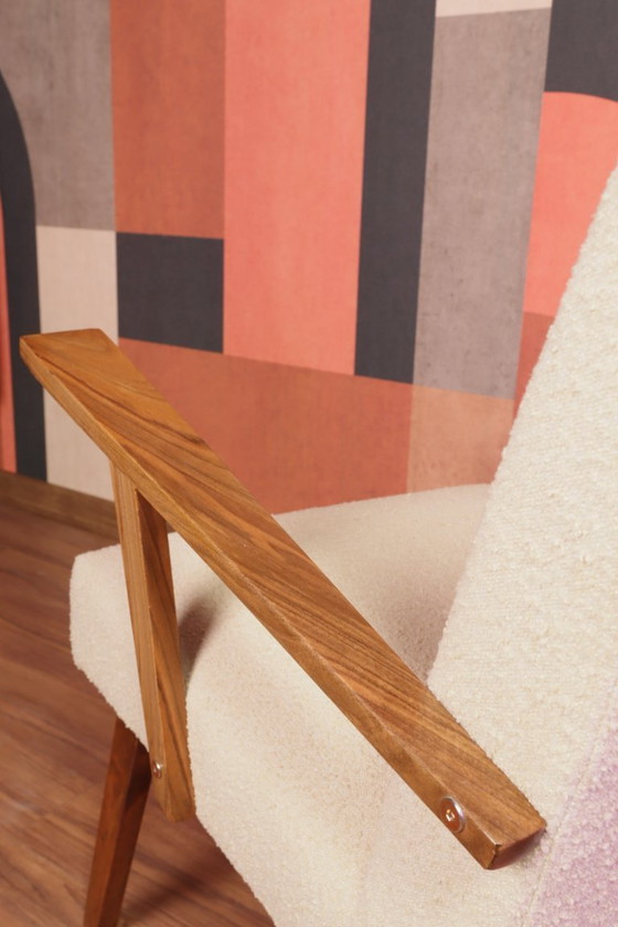 Image 1 of Poltrona vintage beige bouclé in legno di noce 1960