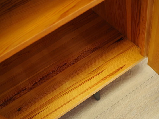 Image 1 of Vetrina in pino, design danese, anni '80, produzione: Danimarca