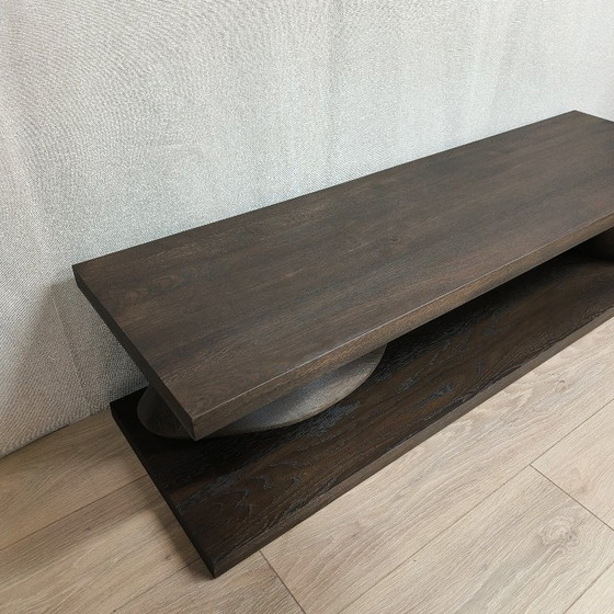 Image 1 of Meuble TV sculptural | Chêne massif