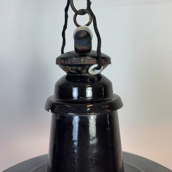 Image 1 of Industriële Duitse zwarte emaille hanglamp met glazen kap, jaren 30