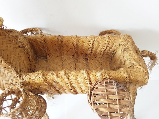 Image 1 of Bloempotstandaard in de vorm van een ezel op wielen, vintage jaren 50, rotan, riet, stro.