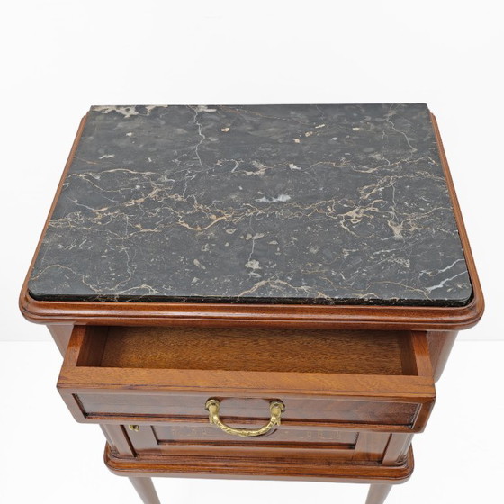 Image 1 of Coppia di comodini in stile Luigi XVI con intarsi e piano in marmo, Italia, anni '20