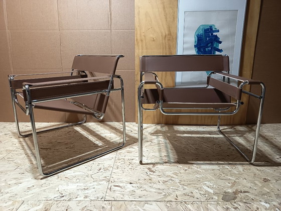 Image 1 of Poltrone Knoll Wassily B3 2 nuove/usate in pelle color noce di Marcel Breuer € 4.400