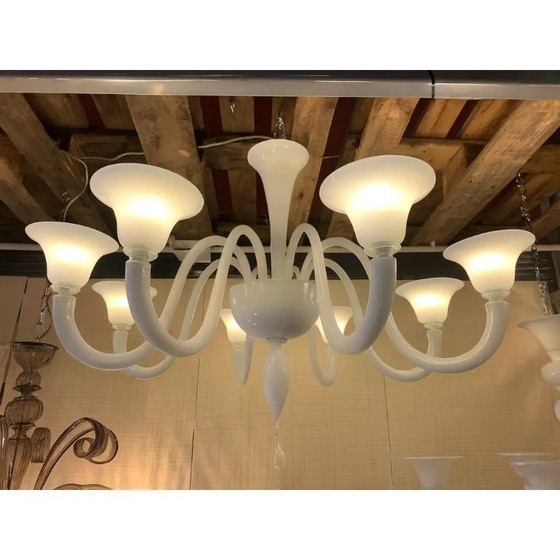 Image 1 of Lampadario contemporaneo italiano in vetro di Murano bianco in stile Decò