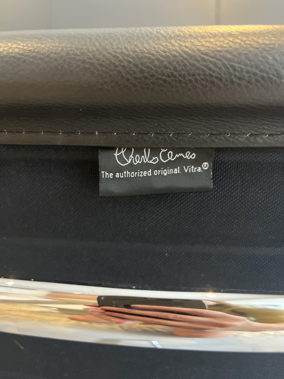 Image 1 of Vitra Eames EA108 Sedia da ufficio in pelle nera