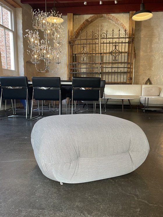 Image 1 of Leolux Pode Unda poef large