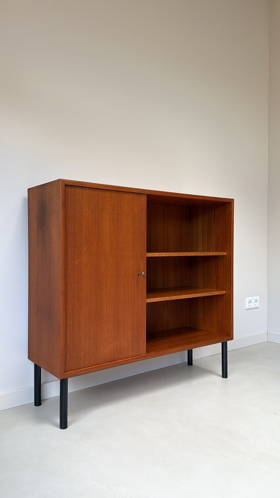 Image 1 of Vintage wooden cabinet with shelves and 1 door