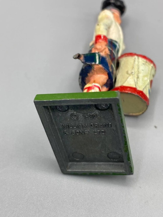 Collectible figurine – Scottish Drum Major in parade uniform – William Britain & Sons – Sculpture (photo 4 of 5)