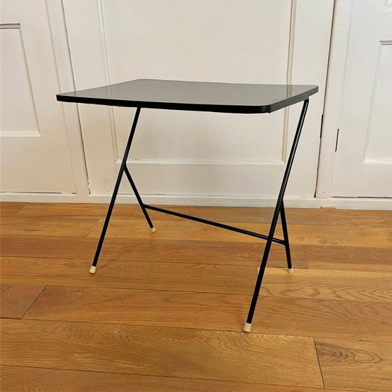 Image 1 of Table d'appoint vintage de Pilastro – Plateau en perstorp, années 1950