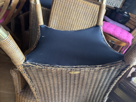 Image 1 of 8 Lloyd Loom stoelen met bijhorende kussens 2 met armleuningen y 6 zonder leuning 
