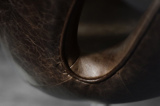 Image 1 of Mid-Century Danish Modern Brown Leather Swan Chair by Arne Jacobsen for Fritz Hansen, 1958