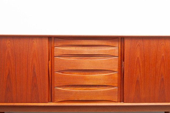 Image 1 of Groot teakhouten dressoir uit Dyrlund, jaren 60