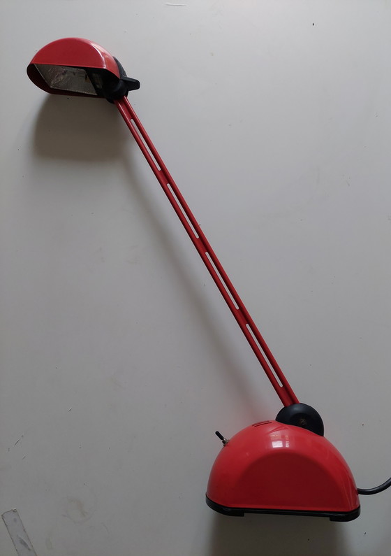 Image 1 of Lámpara de escritorio italiana moderna de poste rojo