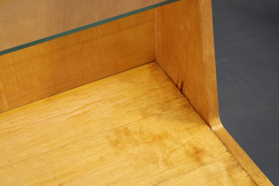 Image 1 of Nachtkastjes en ladekast met glazen legplank uit 1960, Tsjecho-Slowakije