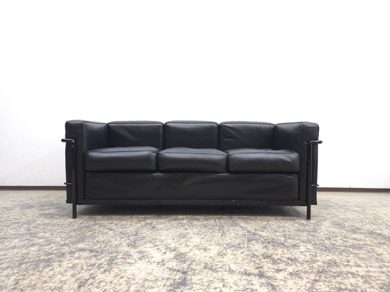 Image 1 of Divano in pelle a tre posti Cassina LC2, Le Corbusier Perriand