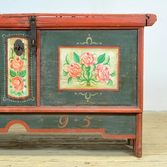 Image 1 of Cofre nupcial de arte popular, fechado en 1795