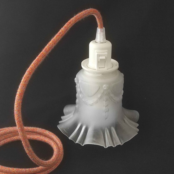 Image 1 of Lampada portatile vintage in vetro lavorato e cavo tessile intrecciato