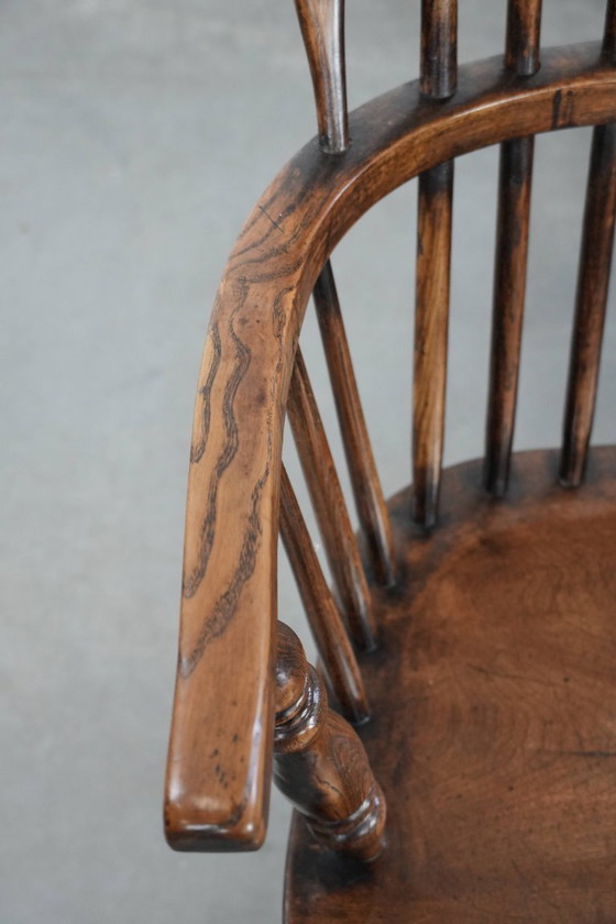 Image 1 of 2 antike Windsor-Stühle mit Charakter und schöner Farbgebung