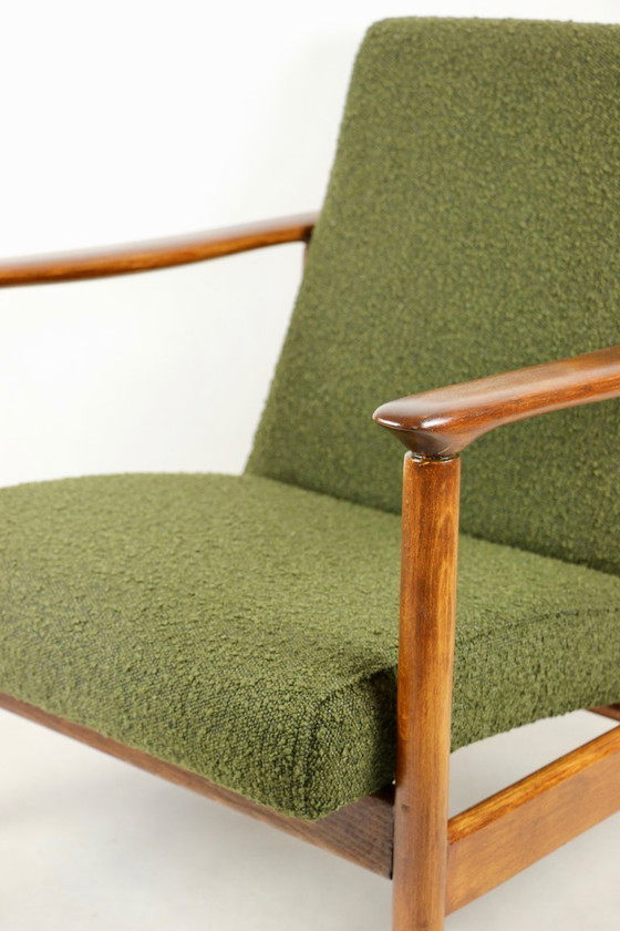 Image 1 of Fauteuil GFM-142, design d'Edmund Homa des années 70, en bouclé vert olive - 2 pièces