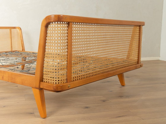 Image 1 of Vintage bed uit de jaren 50 in mid-century stijl.