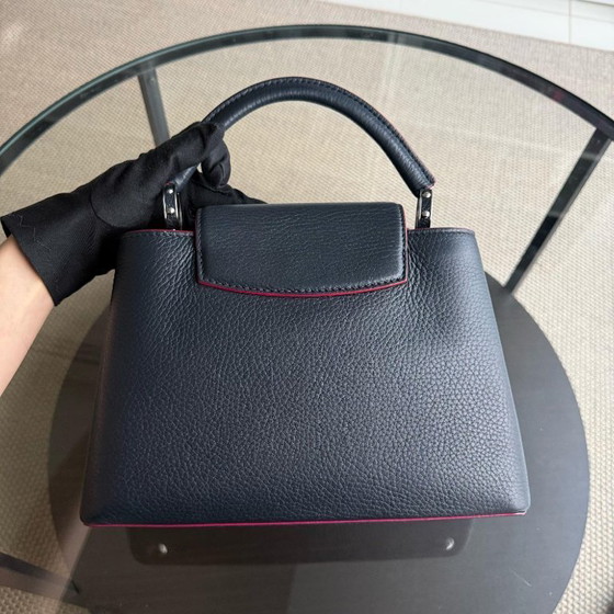 Image 1 of LOUIS VUITTON CAPUCINES BB - TAURILLON KALFSLEER MET NERF, MARINE ROGUE, MARINEBLAUW