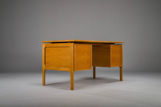 Image 1 of Freistehender Eichenschreibtisch von GV Møbler, Mid Century, 1970er Jahre