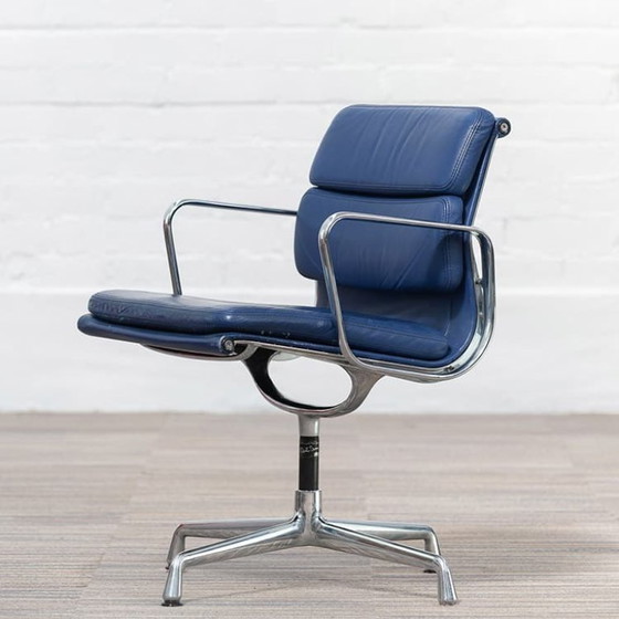 Image 1 of Vitra Ea208 Soft Pad Vergaderstoel