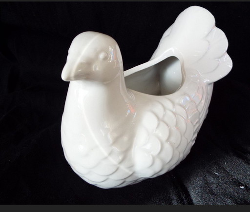 Vintage dove made of porcelain