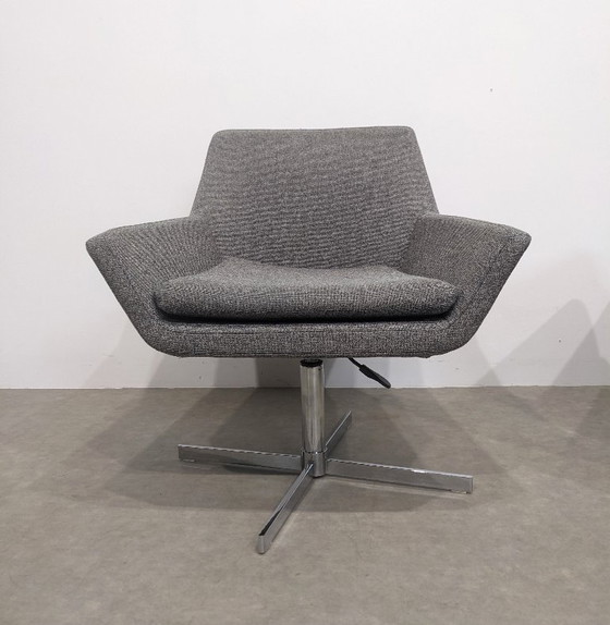 Image 1 of Grauer Sessel im Retro-Design der 1960er Jahre