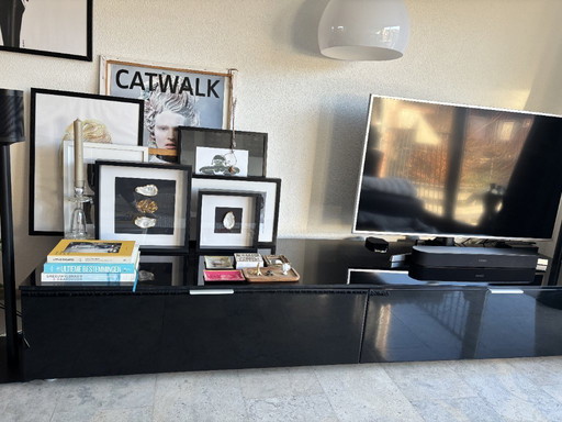 Aparador moderno – negro alto brillo – 240 cm