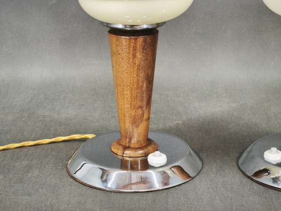 Paire de Lampes italiennes en verre opalin, bois et chrome, années 1950 – Wood (photo 8 of 10)